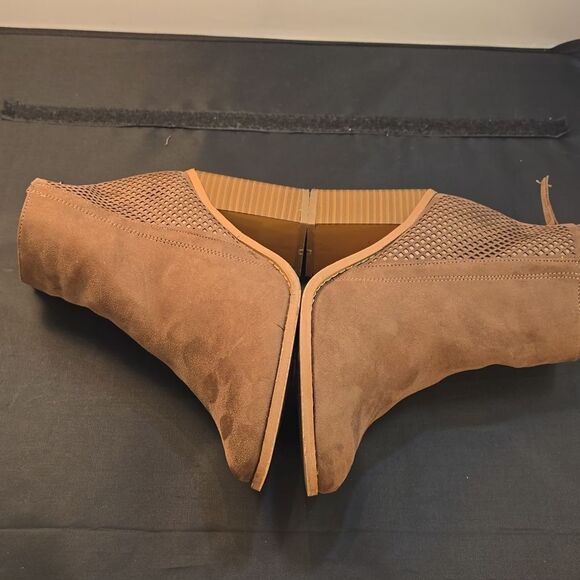 FOREVER BACK ZIPPER CLOSURE IN BOOTIES - Picture 11 of 14